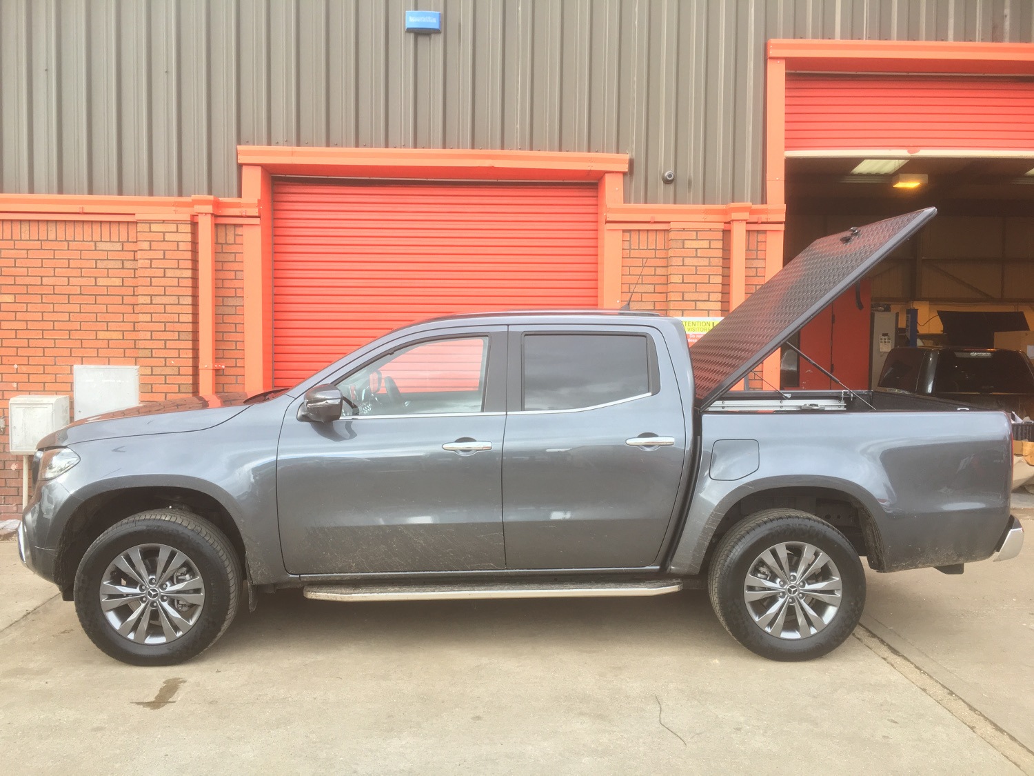 EGR Aluminium Tonneau Cover Black Finish | Mercedes X-Class 2017-2022 Double Cab 3 Mercedes-x-class-egr-aluminium-tonneau