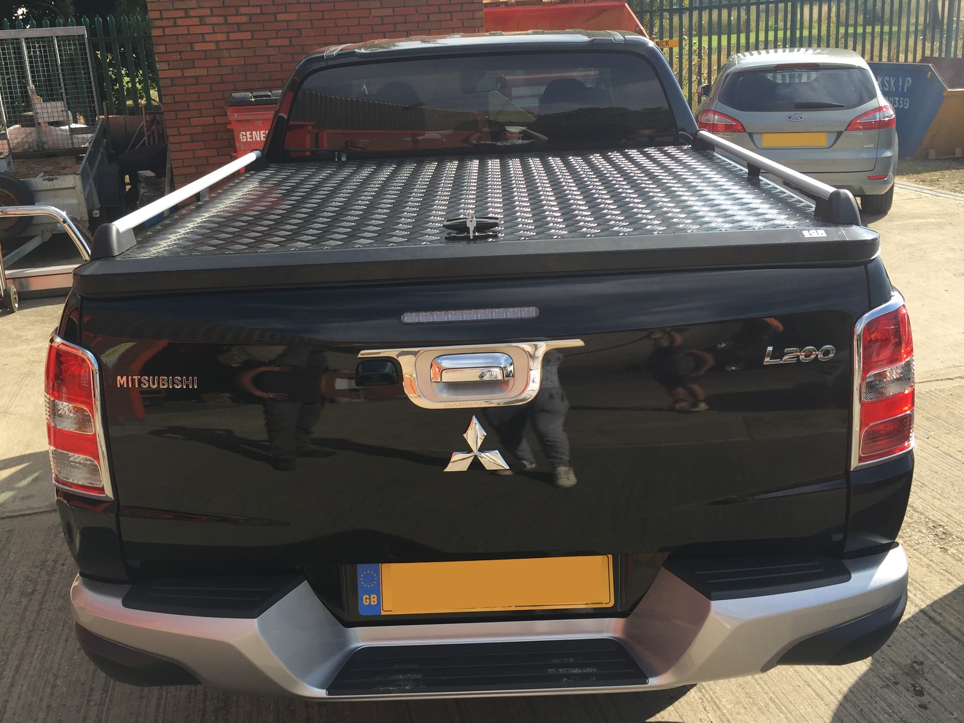 EGR Aluminium Tonneau Cover Black Finish | Fiat Fullback 2016-2020 Double Cab 3 EGR Aluminium Tonneau Cover Black Finish | Fiat Fullback 2016-2020 Double Cab - Image 3