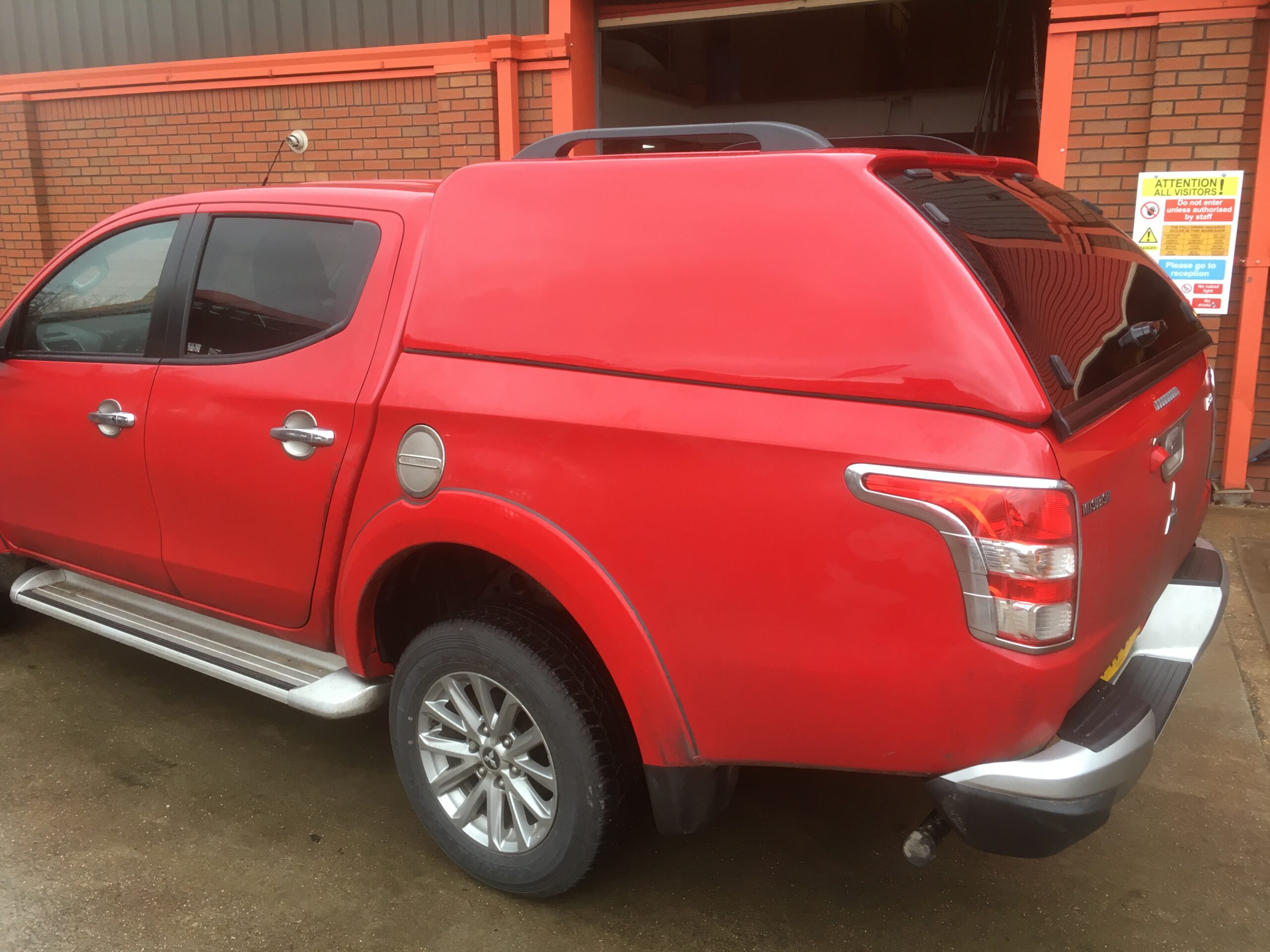 Lupo S1 Commercial Hardtop Canopy | Mitsubishi L200 Series 5/6 2015-2022 Double Cab 4 Lupo S1 Commercial Hardtop Canopy | Mitsubishi L200 Series 5/6 2015-2022 Double Cab - Image 4