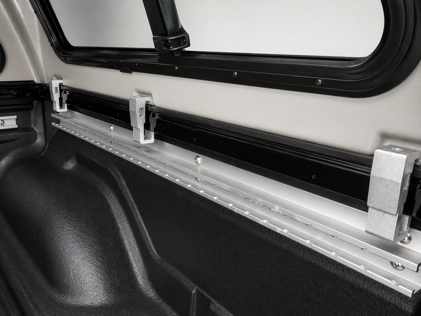 Aeroklas Leisure Hardtop Canopy | Toyota Hilux 2026-On Double Cab 9 Aeroklas Leisure Hardtop Canopy | Toyota Hilux 2026-On Double Cab - Image 9