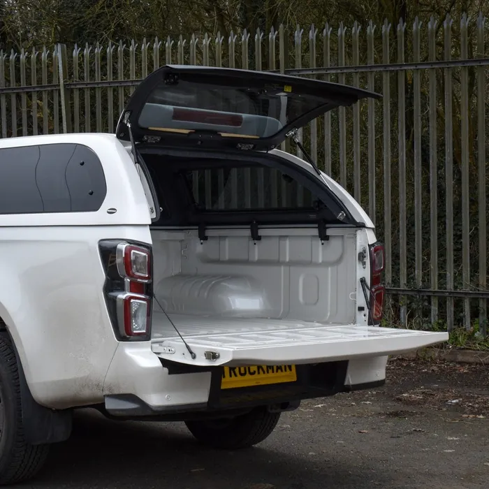 Truckman Grand Hardtop Canopy | Isuzu D-Max Mk6 2021-2024 Double Cab 4 Truckman Grand Hardtop Canopy | Isuzu D-Max Mk6 2021-2024 Double Cab - Image 4