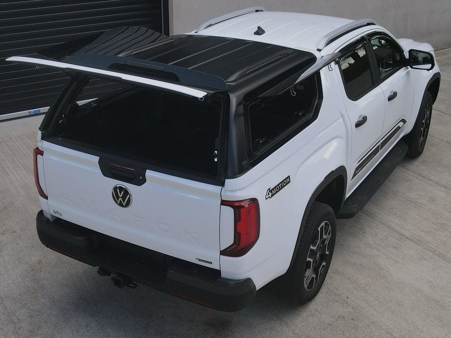 Ridgeback Canopy Volkswagen Amarok 2023-On Ridgeback V-Series Hardtop | Tops4Trucks