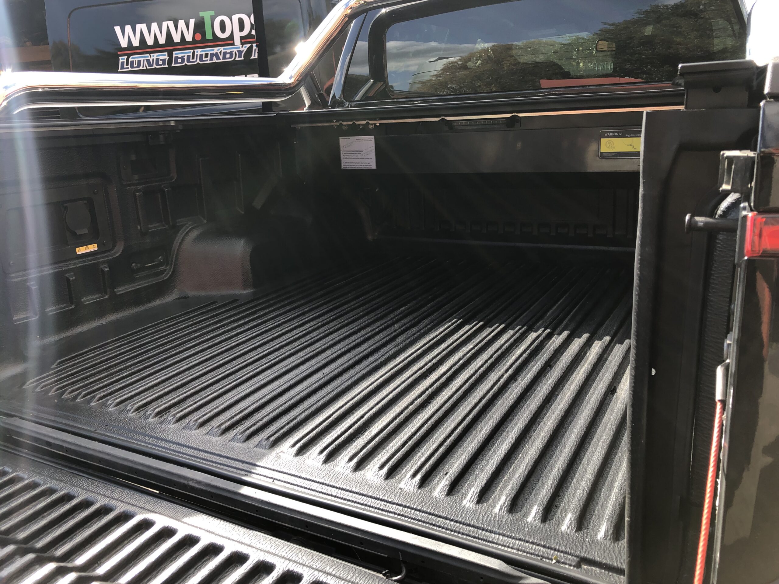 Roll-Shield Electric Roller Shutter | Volkswagen Amarok 2023-On Double Cab | All Models 4 Roll-Shield Electric Roller Shutter | Volkswagen Amarok 2023-On Double Cab | All Models - Image 4