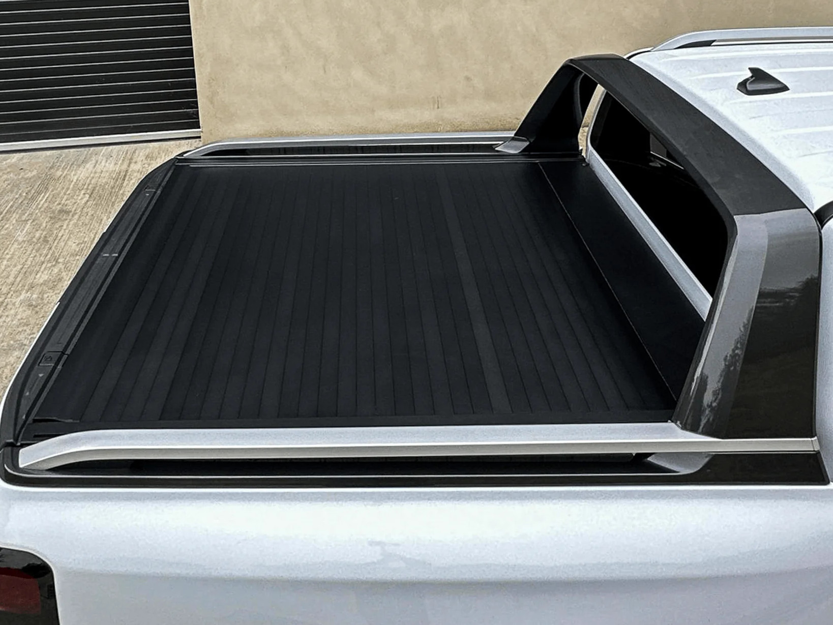 Ridgeback RTC Electric Roller Shutter | Ford Ranger Mk8 2023-on Double Cab 4 Ridgeback RTC Electric Roller Shutter | Ford Ranger Mk8 2023-on Double Cab - Image 4
