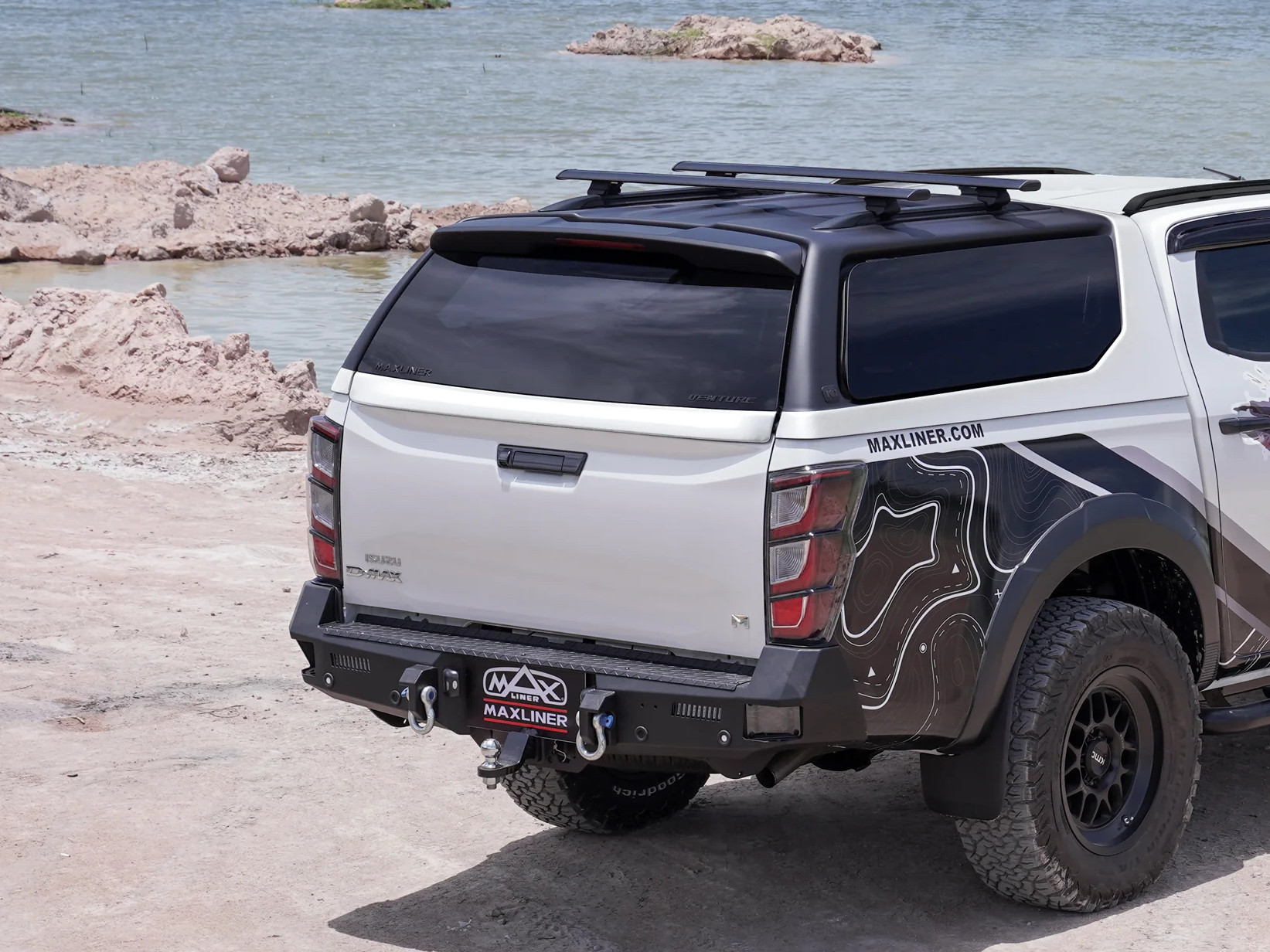 Ridgeback Canopy Isuzu D-Max 2025-On Ridgeback V-Series Hardtop | Tops4Trucks