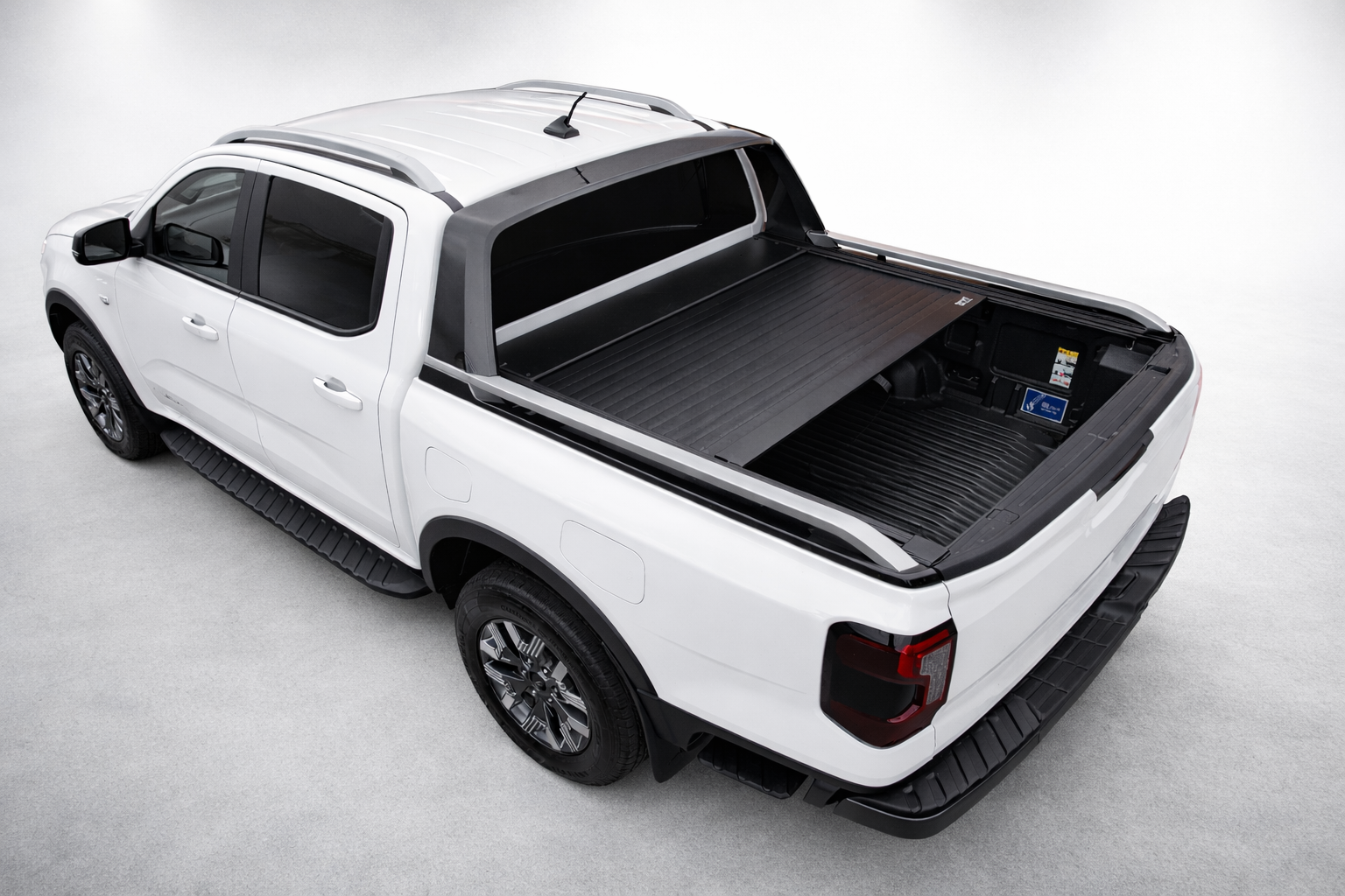 Ford Ranger 2023-On Manual Roller Shutter Roll Top Cover | Roll-Shield 2 Ford Ranger 2023-On Manual Roller Shutter Roll Top Cover | Roll-Shield - Image 2